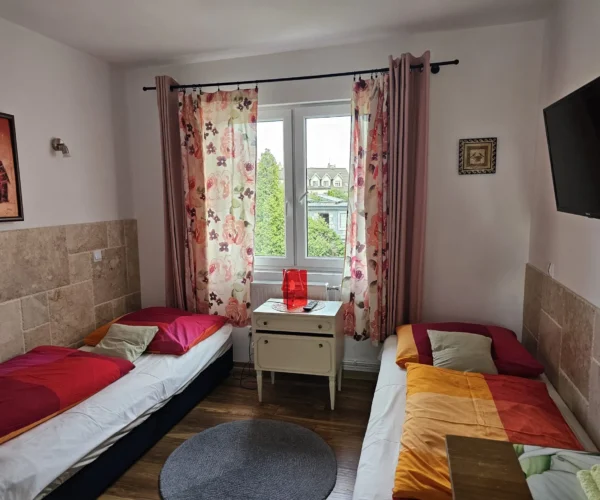 2osobyt2-scaled-webp